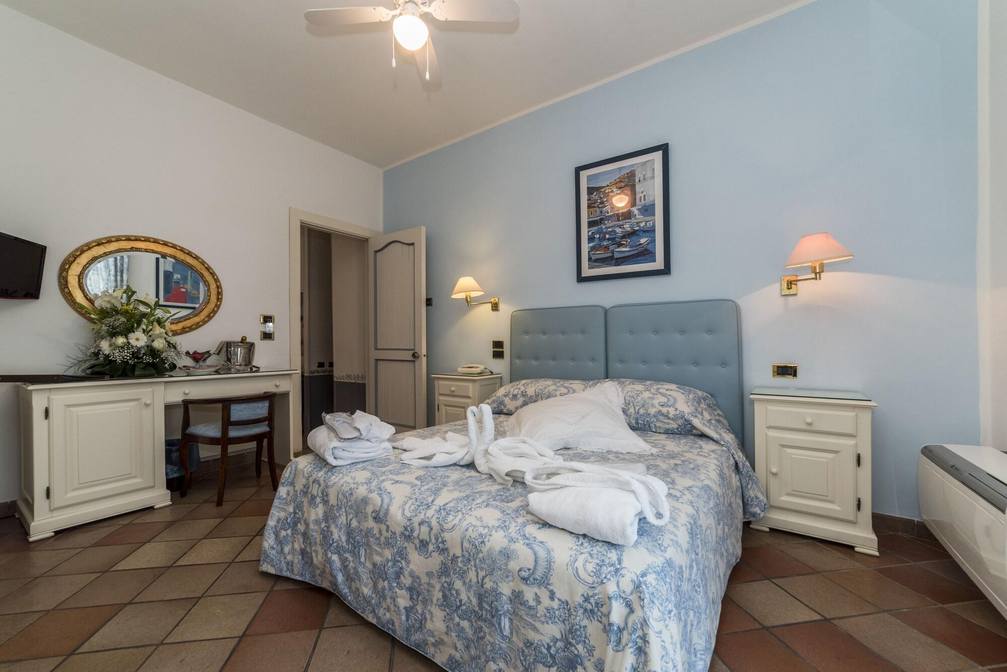 Hotel Hermitage カステッラバーテ エクステリア 写真
