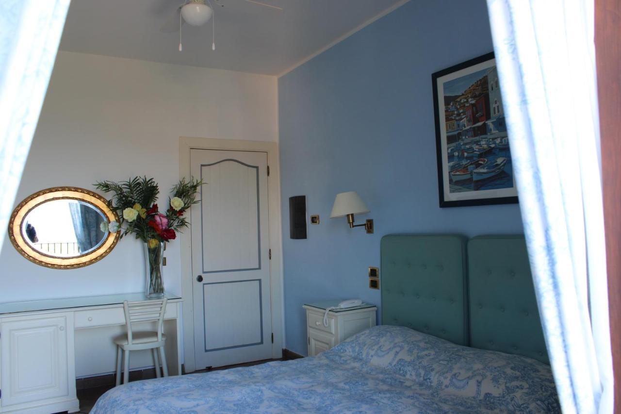 Hotel Hermitage カステッラバーテ エクステリア 写真