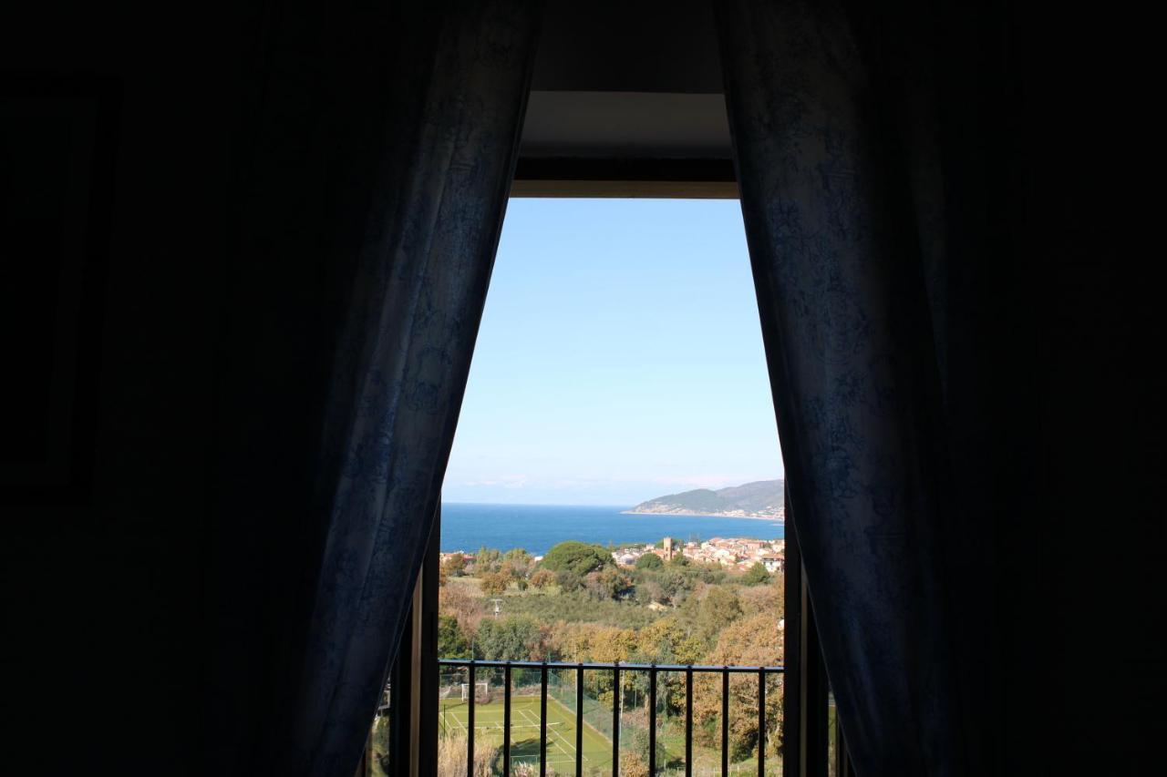 Hotel Hermitage カステッラバーテ エクステリア 写真