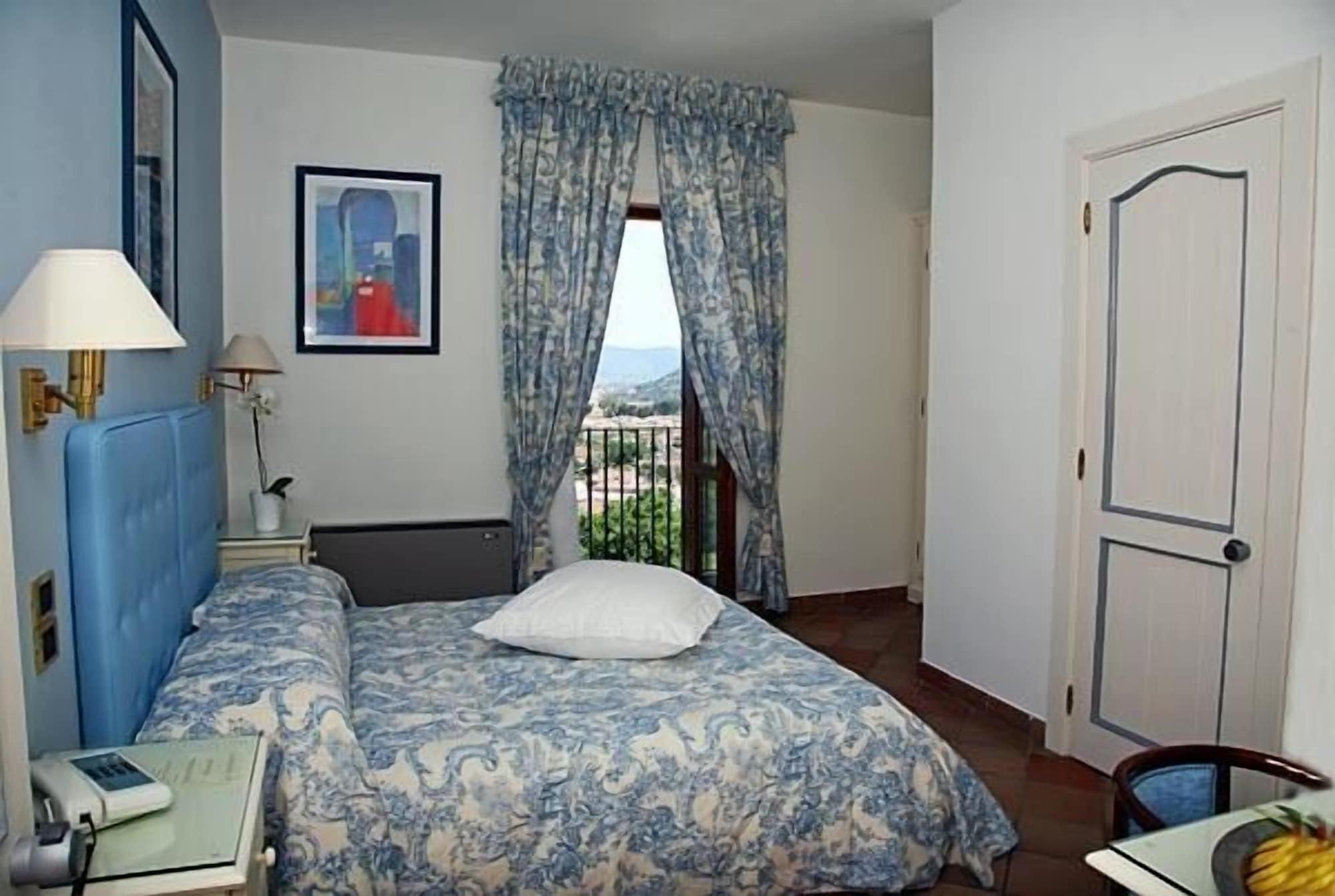 Hotel Hermitage カステッラバーテ エクステリア 写真